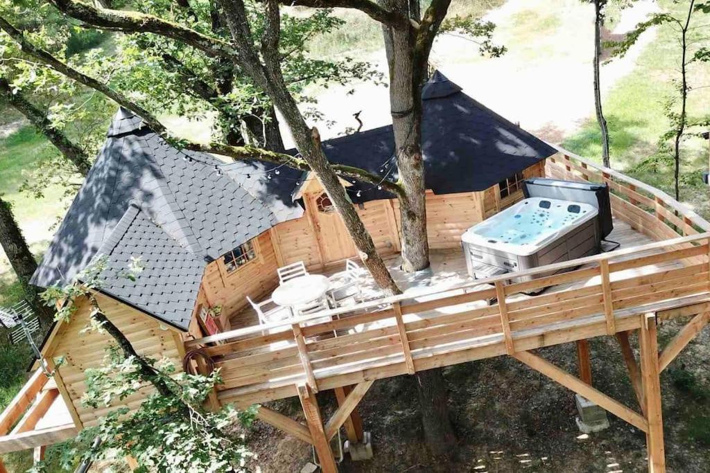 La Cabane Perchee De La Mure Bongheat Extérieur photo