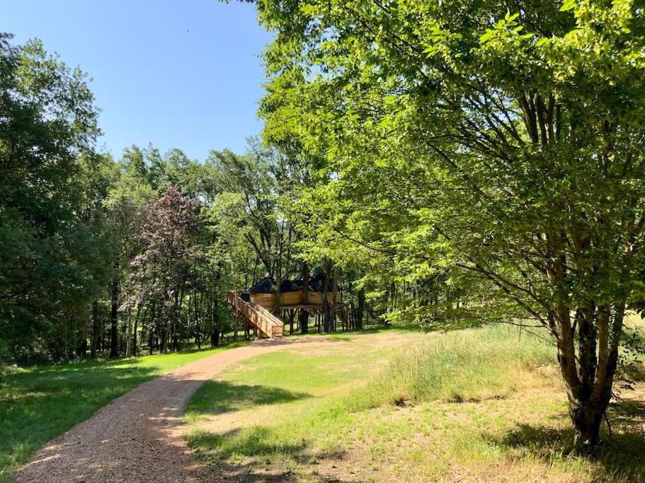 La Cabane Perchee De La Mure Bongheat Extérieur photo